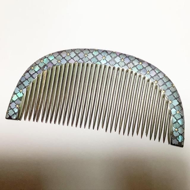 アンティーク 大正時代 螺鈿細工 櫛 オリーブグリーンの美しさ