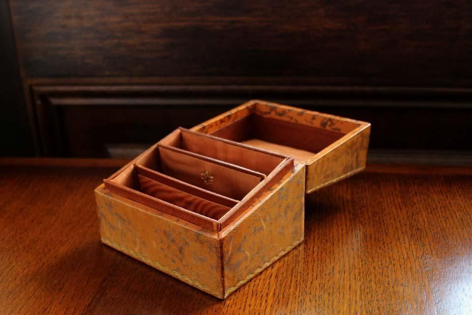 フランス レザーボックス 2179 - ANTIQUE LEAVES