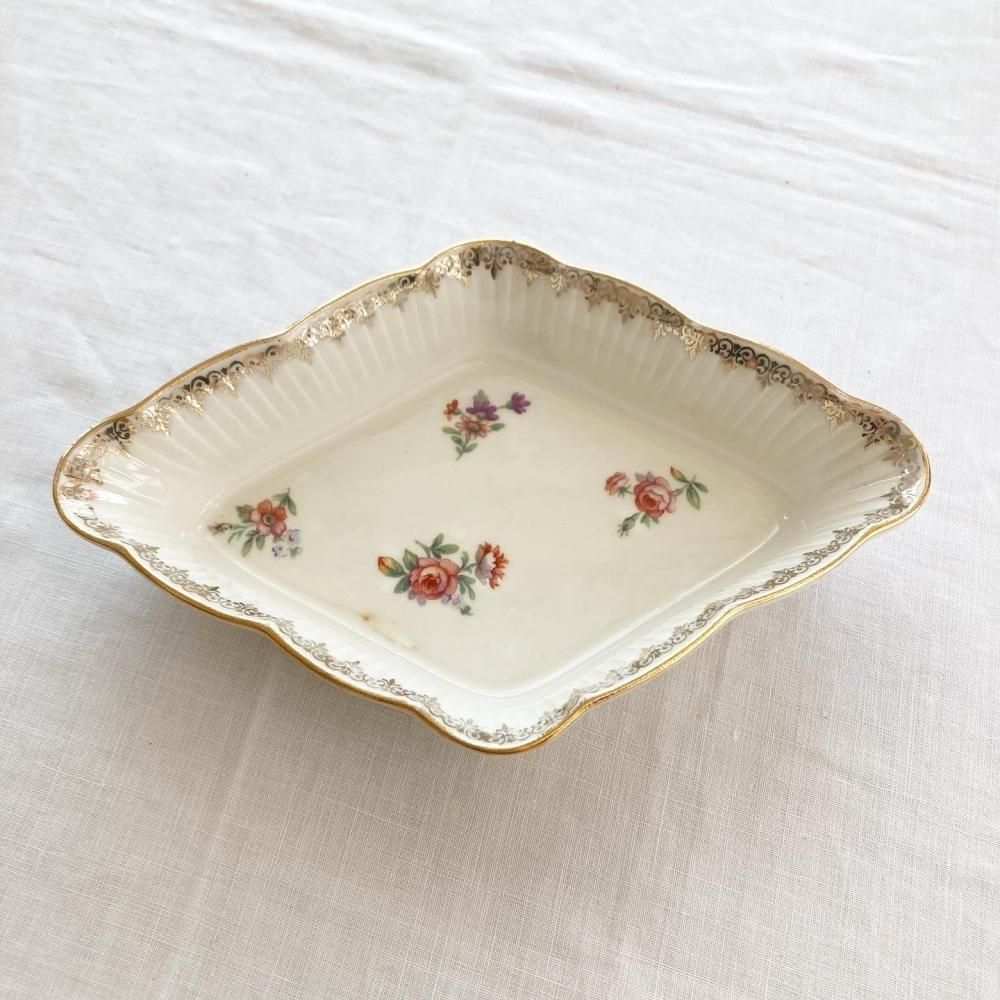 フランス直輸入】愛らしい花柄と華やかな金彩が素敵 PORCELAINE ひし形