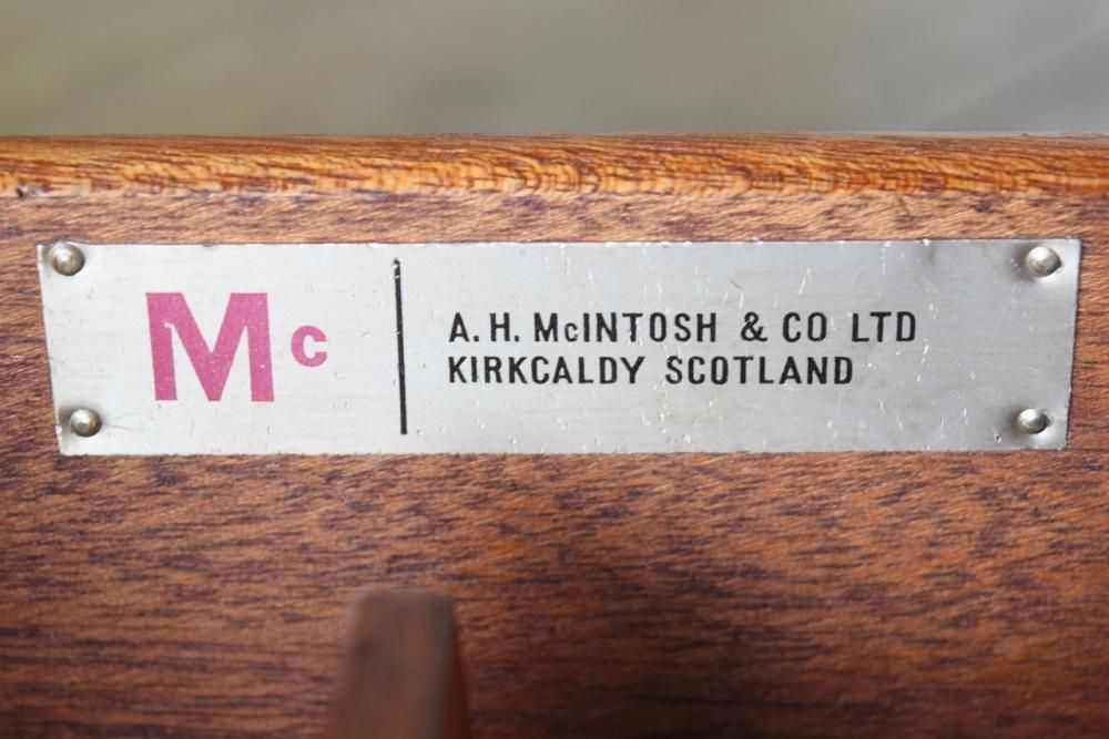 英国製マッキントッシュのサイドボード｜1960年代チーク×洗練デザイン