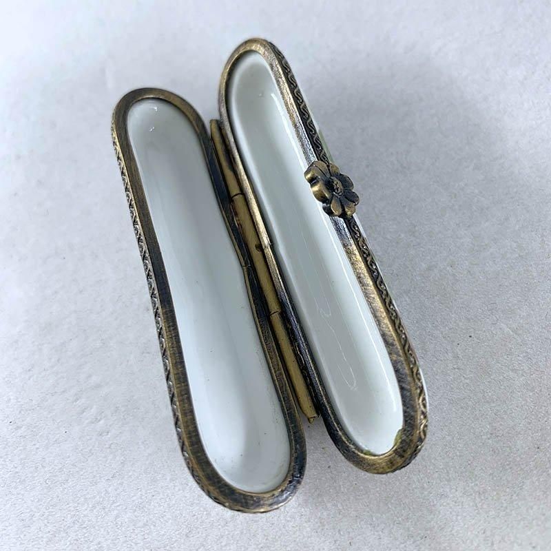 リモージュ陶器小物入れ 可愛いパンジー