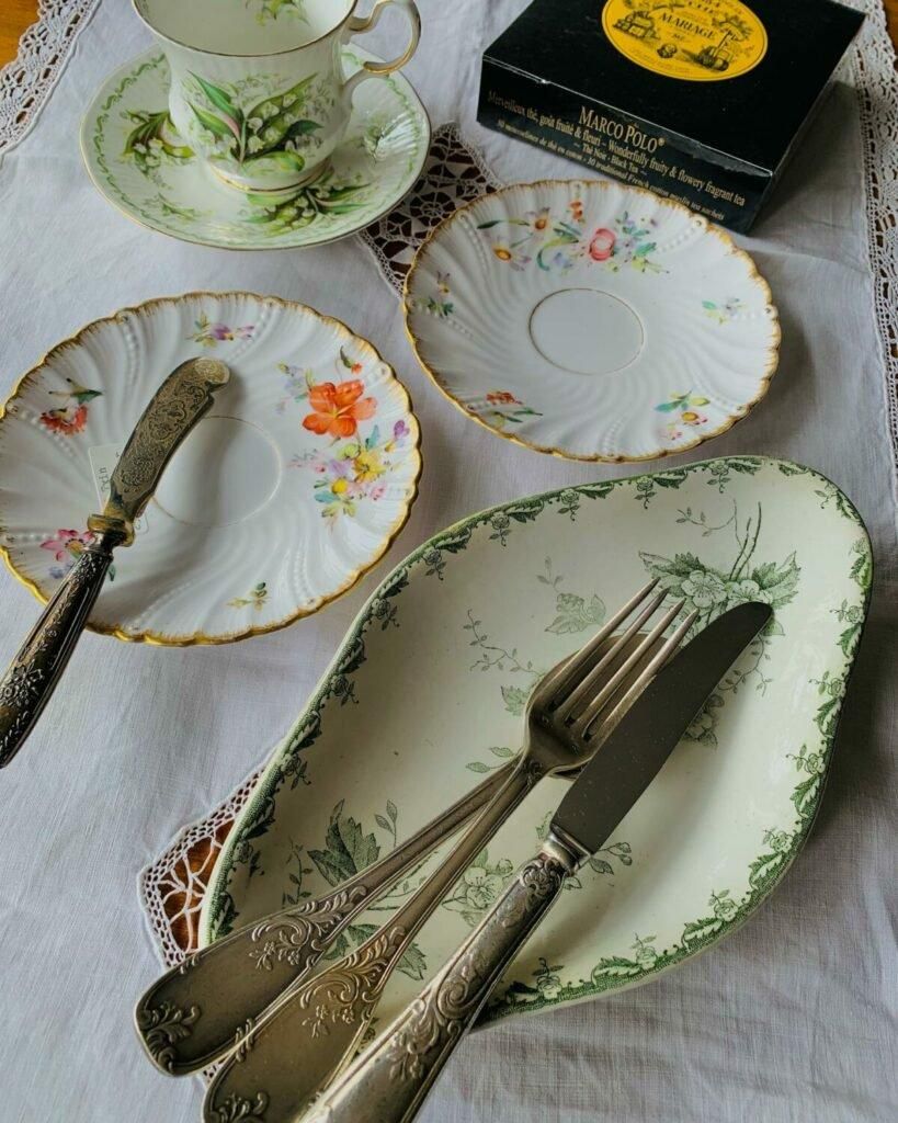 EUROPE ANTIQUES｜ANTIQUE LEAVES