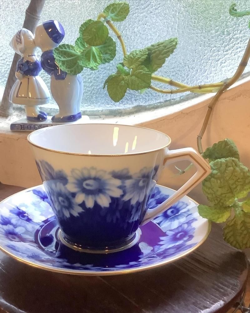 東洋陶器(TOTO)大正ロマンカップ&ソーサー - ANTIQUE LEAVES 東洋陶器(TOTO)大正ロマンカップ&ソーサー - ANTIQUE LEAVES