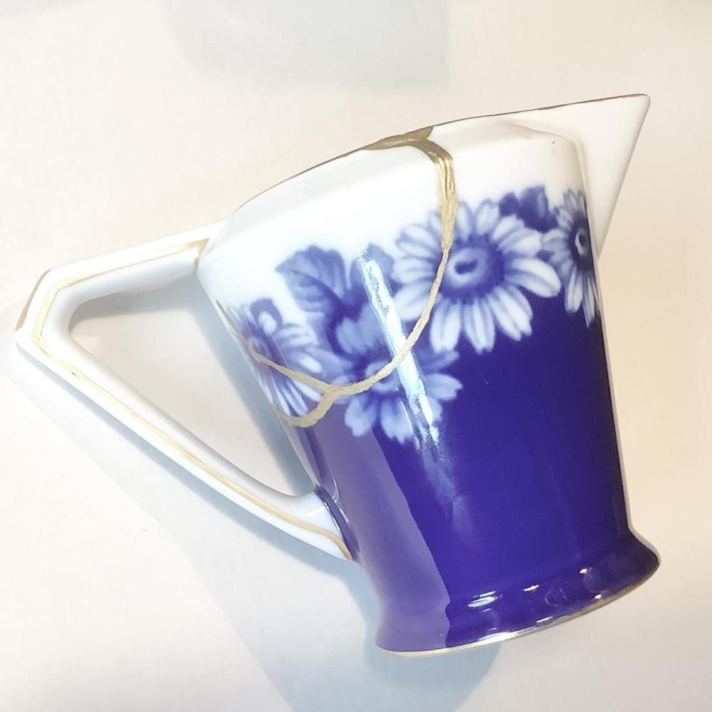 大正ロマンのフラワー柄ミルクピッチャー