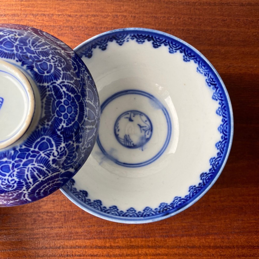 鮮やかなブルーの型紙刷り印判茶碗【A】 - ANTIQUE LEAVES