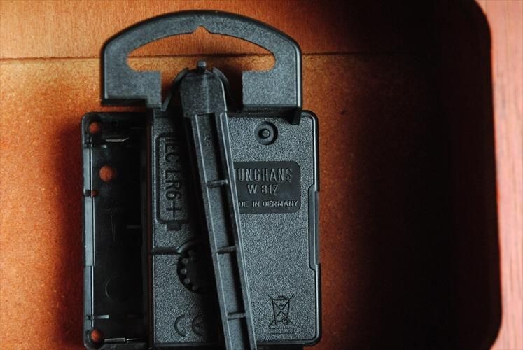 ドイツ製 Meister Anker 振子デザイン 木製フレームの壁時計