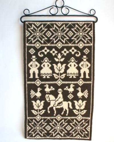 スウェーデン製ツヴィスト刺繍の壁掛け - ANTIQUE LEAVES