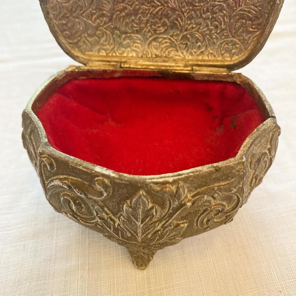 パリ骨董市　アンティーク小物入れ フランスアンティーク装飾置物】ジュエリーボックス 宝石箱 小物入れ