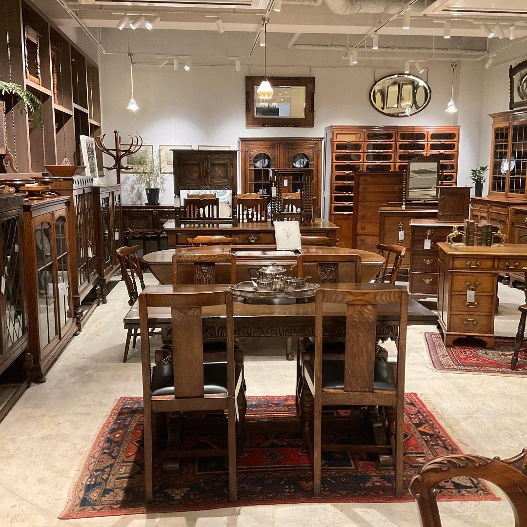 Blue Willow ANTIQUES & CAFE｜ANTIQUE LEAVES