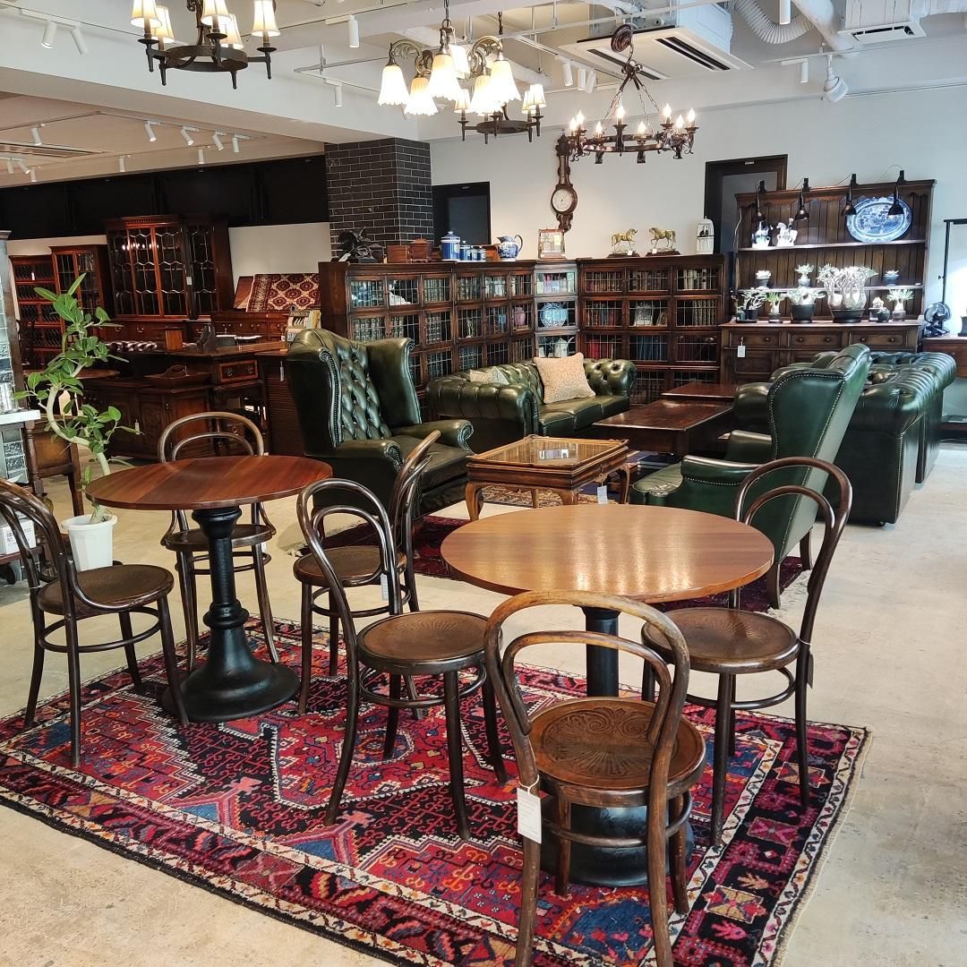 Blue Willow ANTIQUES & CAFEβ2