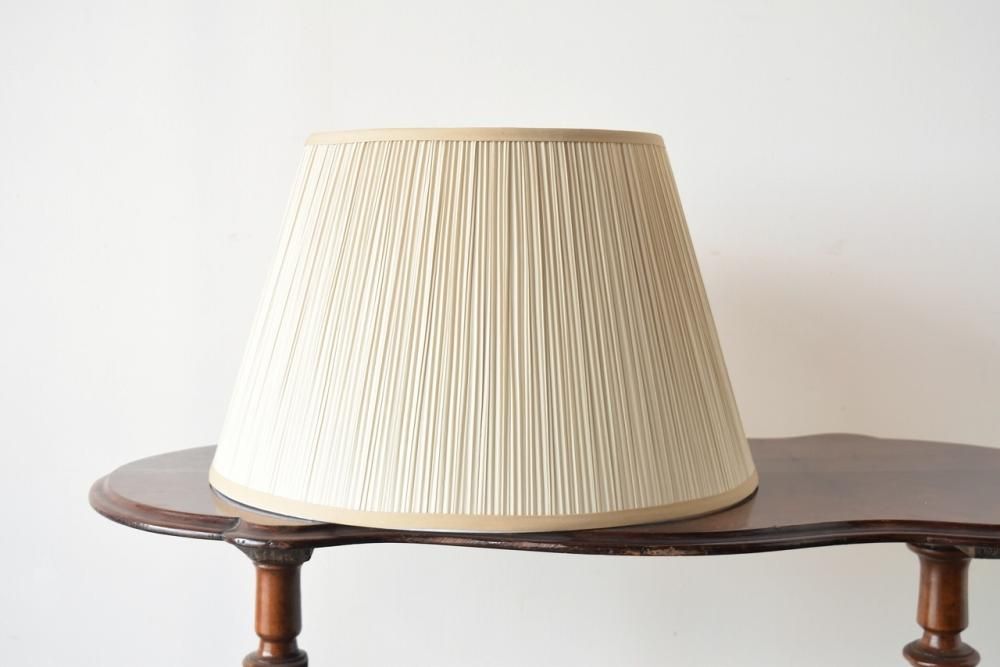 アンティーク ウォルナット 2灯式フロアランプ アンティーク ウォルナット 2灯式フロアランプ