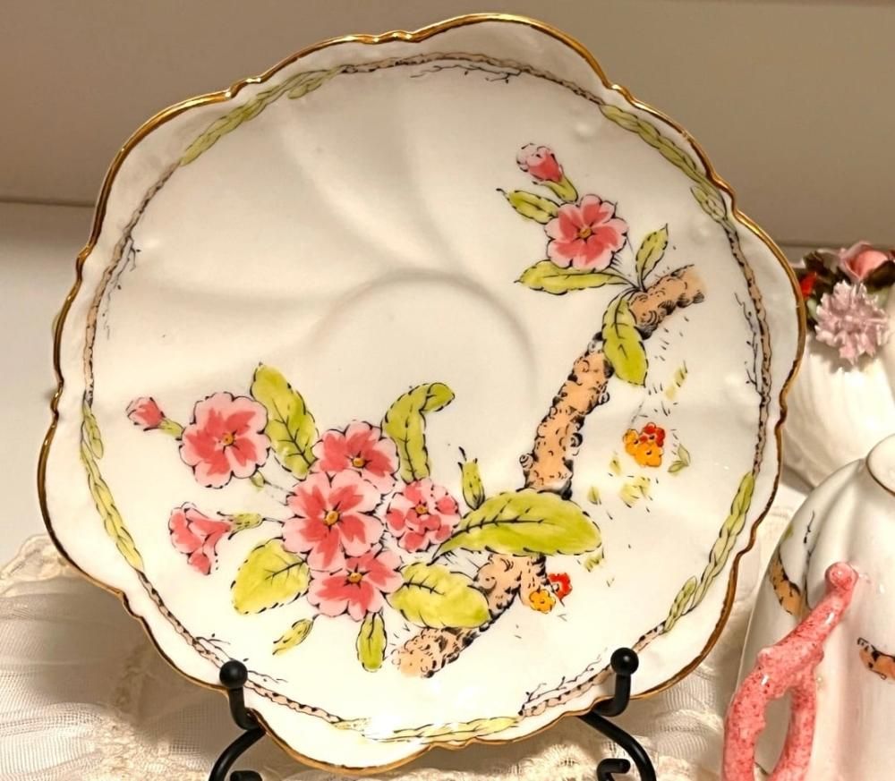 パラゴン 手描き 桜柄 ティーカップ&ソーサー - ANTIQUE LEAVES パラゴン 手描き 桜柄 ティーカップ&ソーサー - ANTIQUE LEAVES