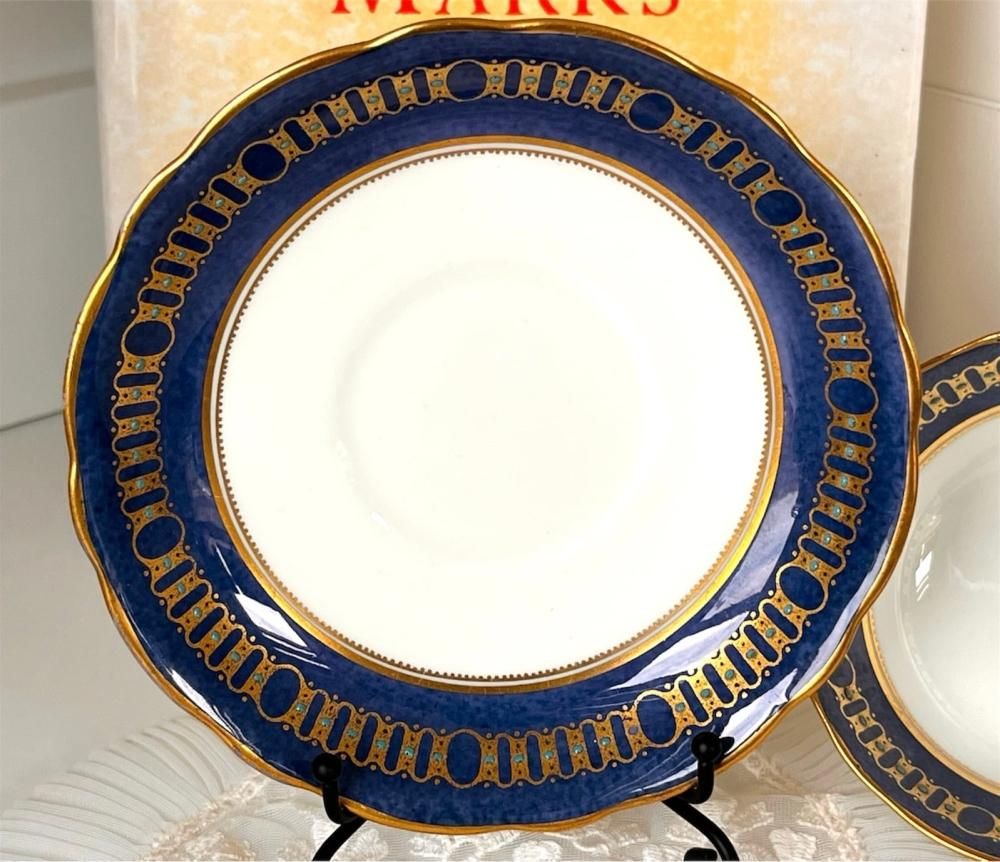 英国製パラゴンの希少なジュエル装飾ティーカップセット