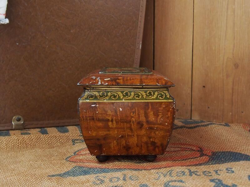 イギリスアンティーク ビスケット缶 BISCUIT TIN - ANTIQUE LEAVES