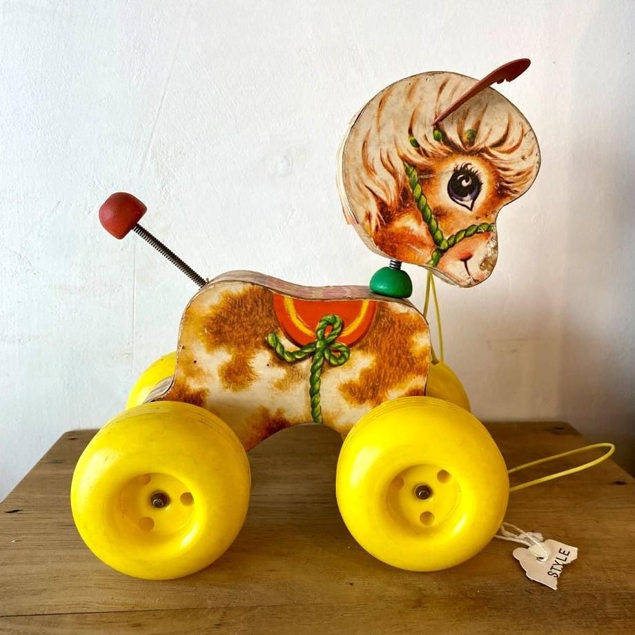 フィッシャープライスのプルトイポニー商品【可憐なまつ毛のポニーちゃん】