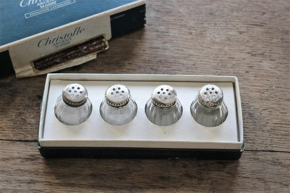 クリストフル ソルトシェーカーセット 5452 - ANTIQUE LEAVES クリストフル ソルトシェーカーセット 5452 - ANTIQUE LEAVES