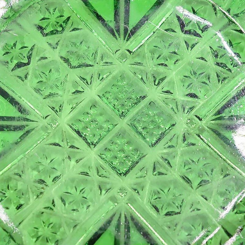 アンティーク昭和初期の緑色プレスガラス大皿