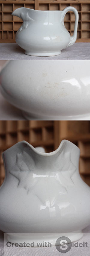 フランス製アンティークの素朴な白いピッチャー