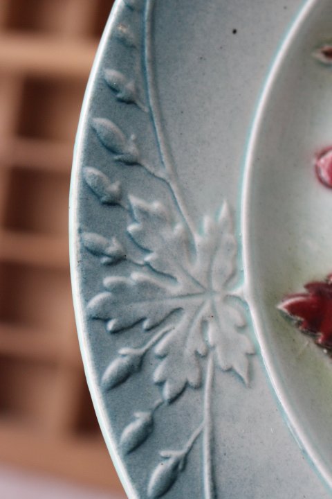 フランス アンティーク バルボティーヌのお皿 赤い実 - 骨董