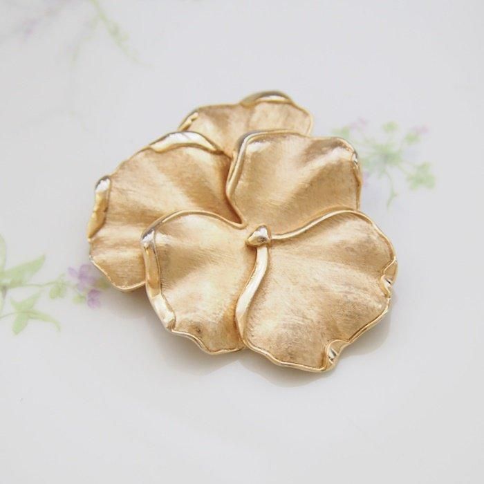 アメリカ製トリファリ希少なパンジーモチーフブローチ