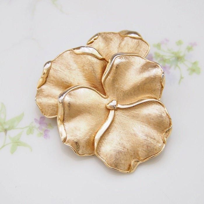 アメリカ製トリファリ希少なパンジーモチーフブローチ