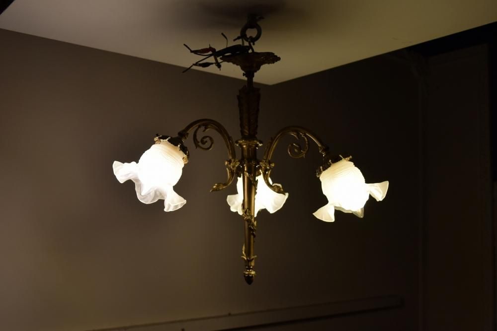 フランス製1930年代 真鍮ガラスの華やかなシャンデリア