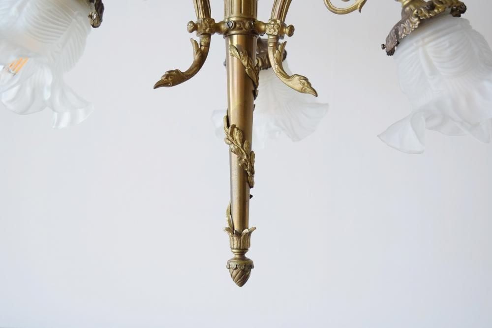 フランス輸入【完売】3灯シャンデリア 花の装飾 金属ガラス アンティーク フランスのおしゃれな3灯シャンデリア、華やかなお花のブーケが