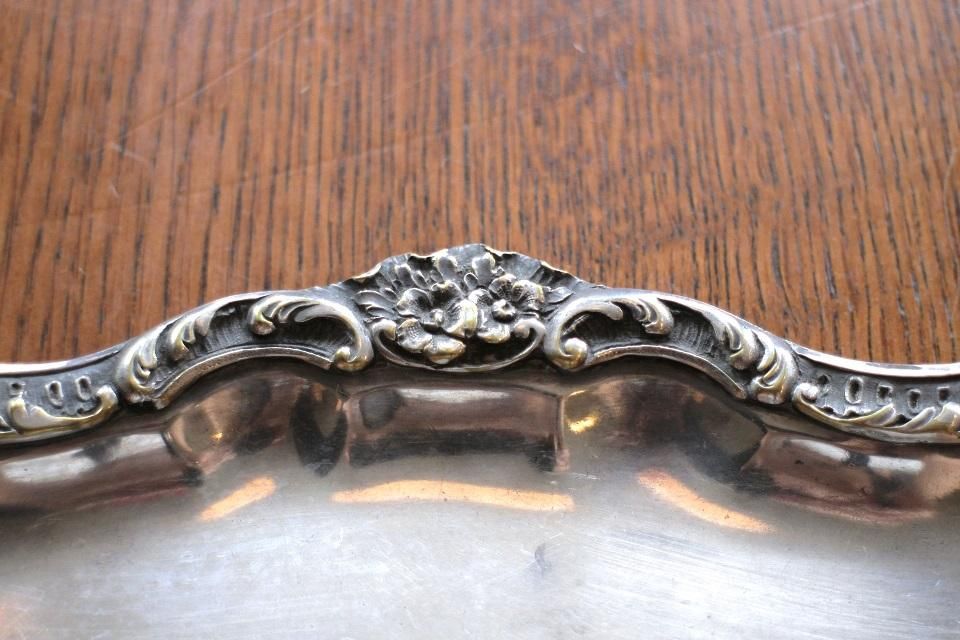 フランス製ロココ様式の重厚なシルバートレイ