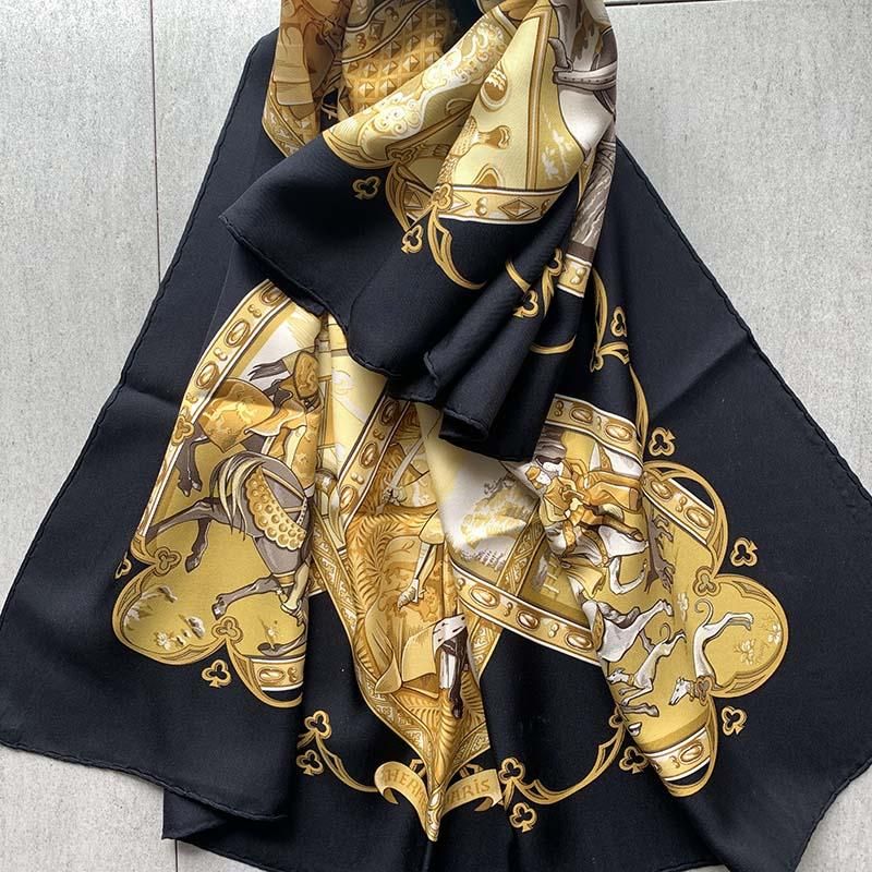 エルメス　シルクスカーフ 馬と騎士のデザイン エルメス HERMÈS カレ 90 シルクスカーフ 騎士と馬 ほぼ未使用