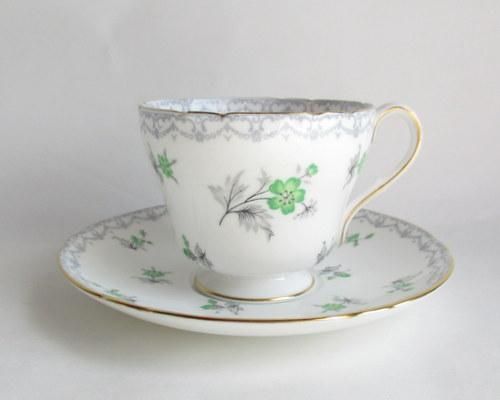 イギリスShelley製カップ＆ソーサー - ANTIQUE LEAVES