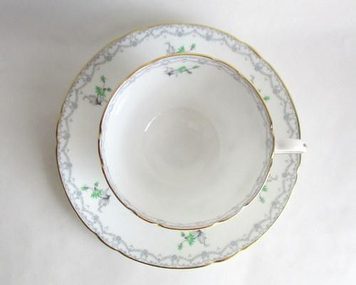 イギリスShelley製カップ＆ソーサー - ANTIQUE LEAVES