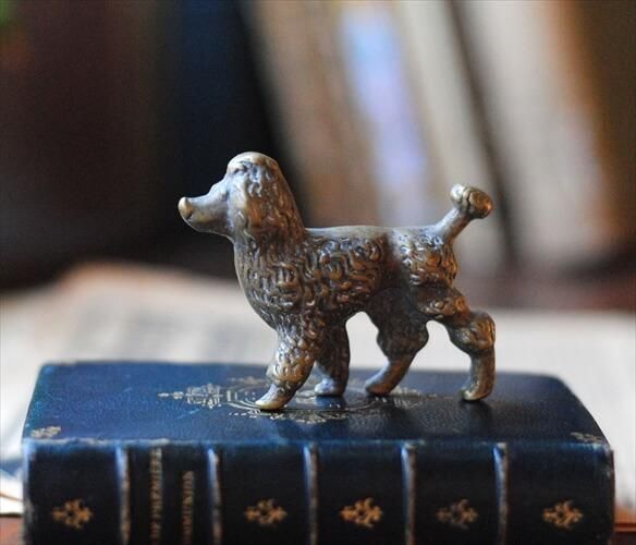 非常に高い品質 フランスのブロカントから 真鍮のプードル 犬 ブラス オブジェ アンティーク雑貨