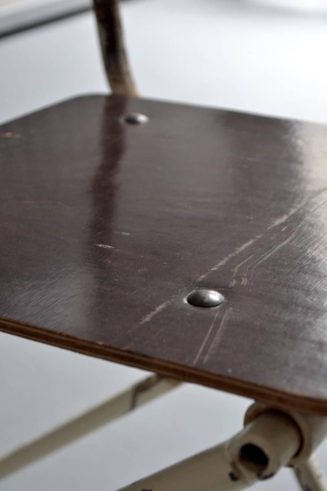 Circus folding chair