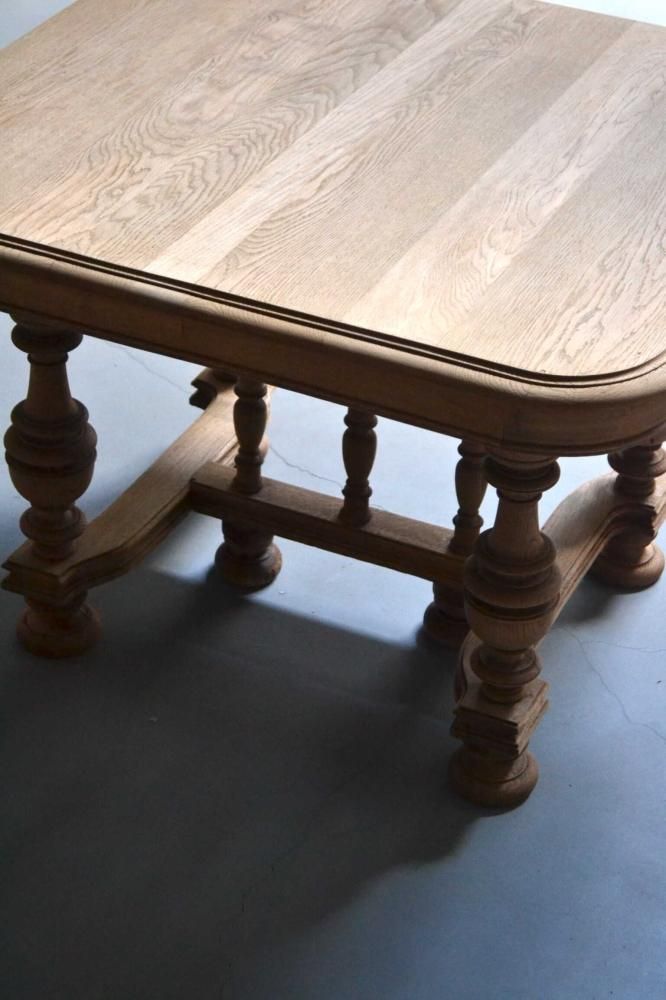 Dining table oak Henri II