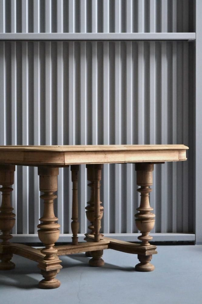 Dining table oak Henri II