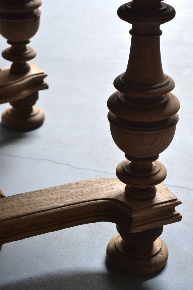 Dining table oak Henri II