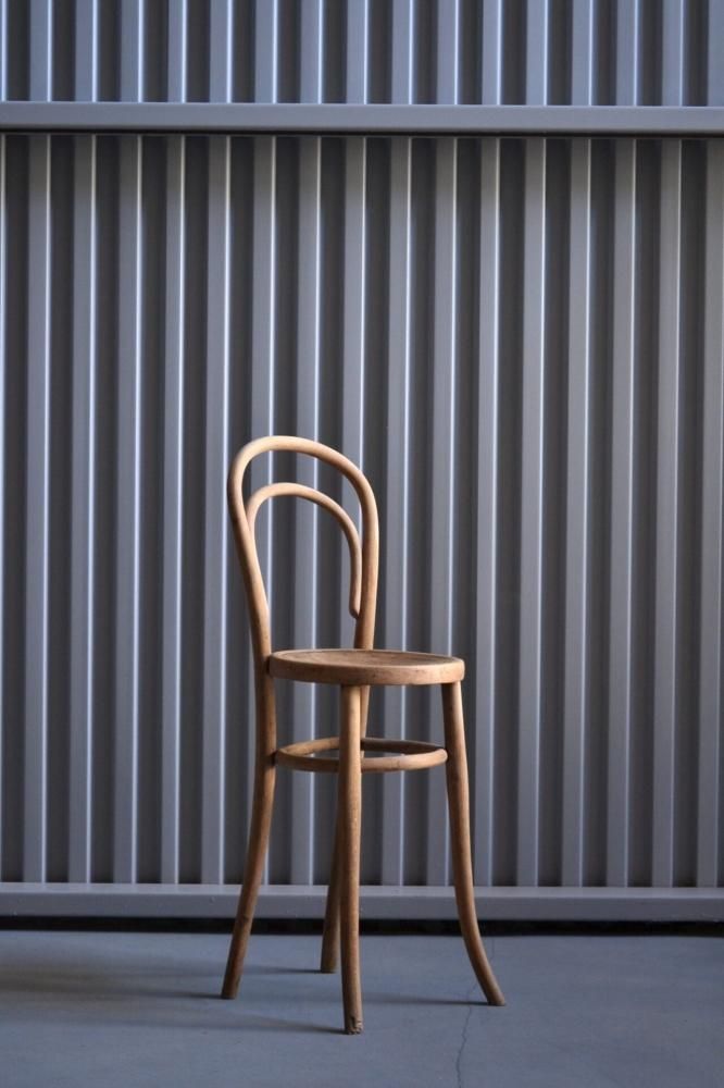 Kids bentwood high chair