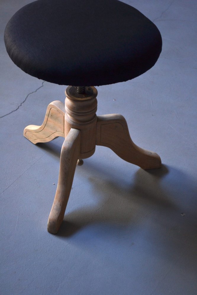 Piano stool