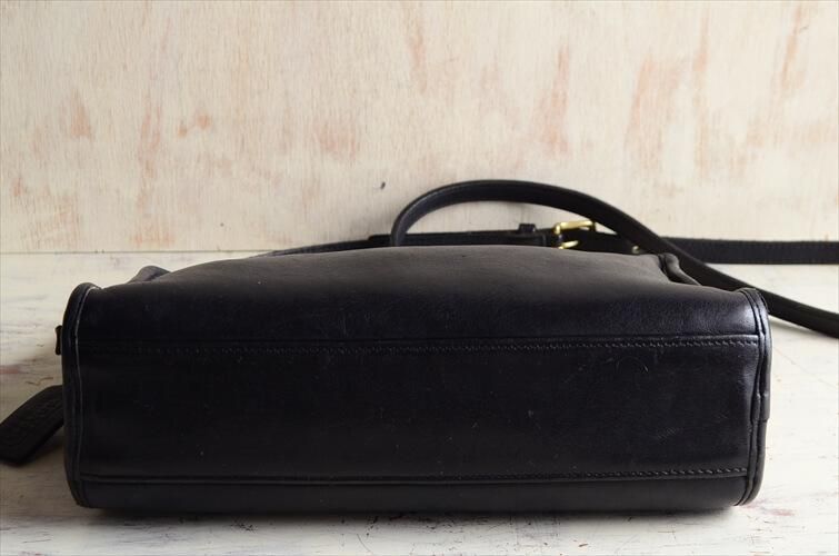 オールドコーチ　ブラック　レザー　ショルダーバッグ　vintage coach. COACH - オールドコーチ 本革 レザー ショルダー バッグ 古着