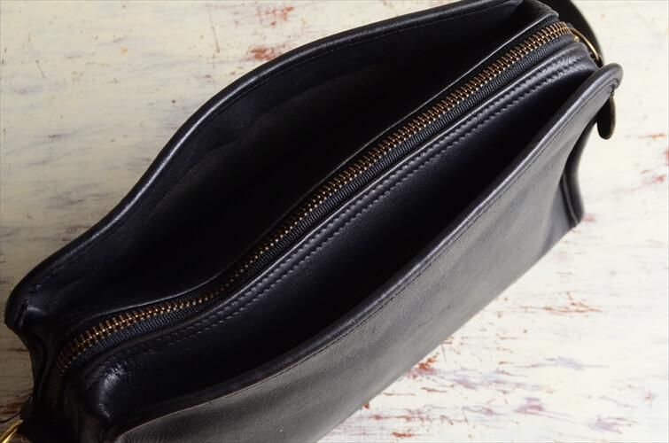 極美品 希少 OLD acoach オールドコーチレザー ショルダーバッグ304 OLD COACH オールド コーチ ショルダーバッグ 黒 MADE IN NEW
