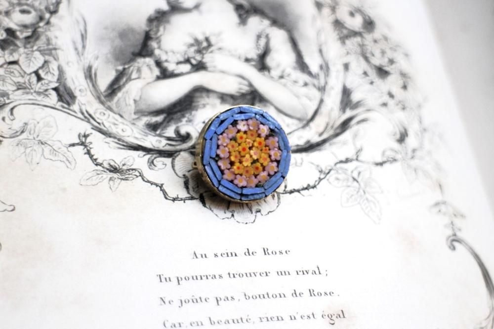 繊細なイタリア製アンティークモザイクブローチ