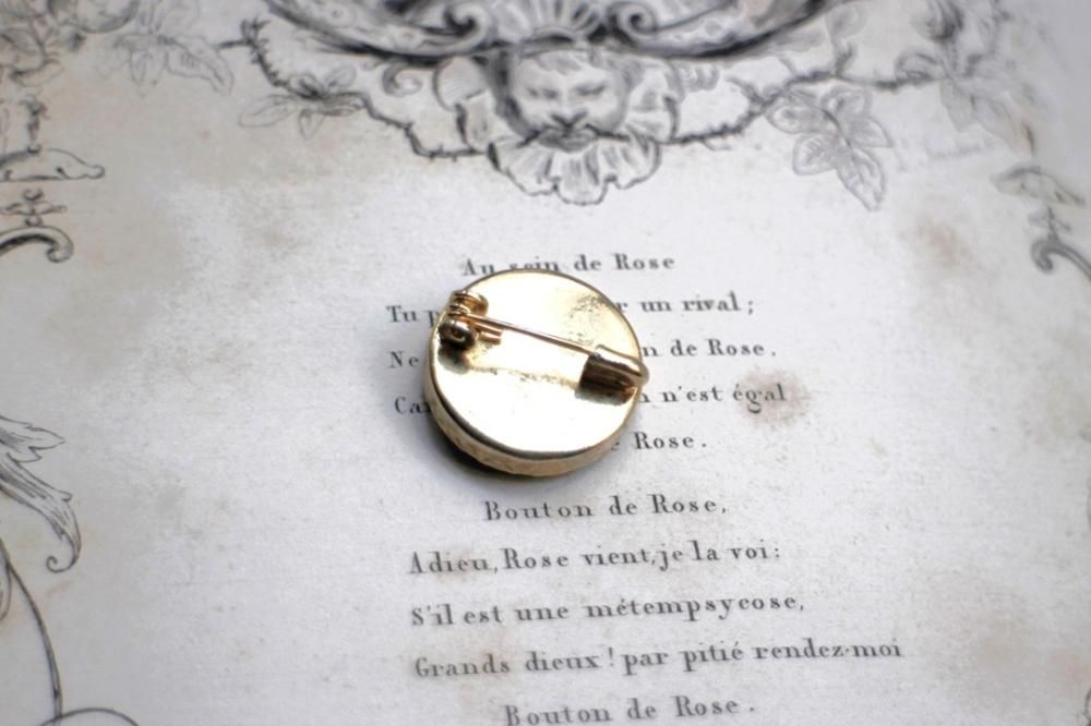 繊細なイタリア製アンティークモザイクブローチ