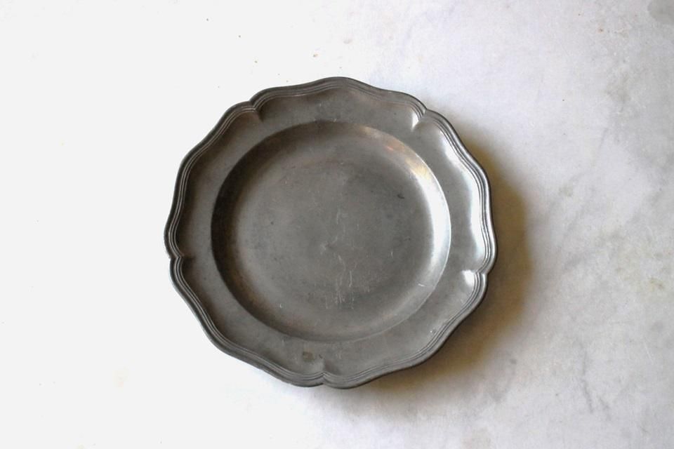 フランス エタン（ピューター）の花リムプレート 5914 - ANTIQUE