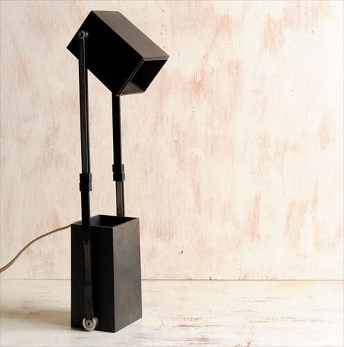 デンマーク製アンティークテーブルランプ ユニークな設計