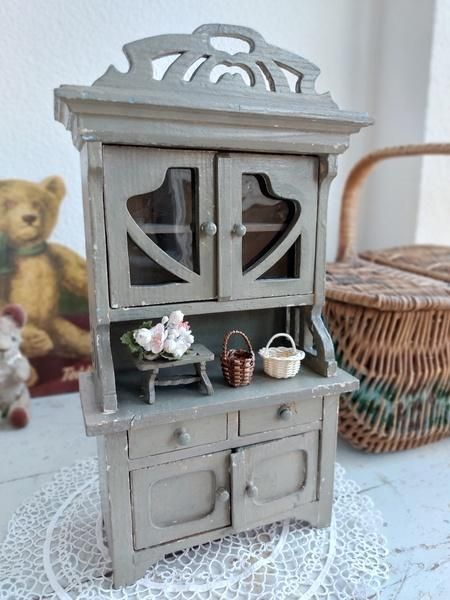 アンティークドールカップボード&フットレスト - アンティークモール