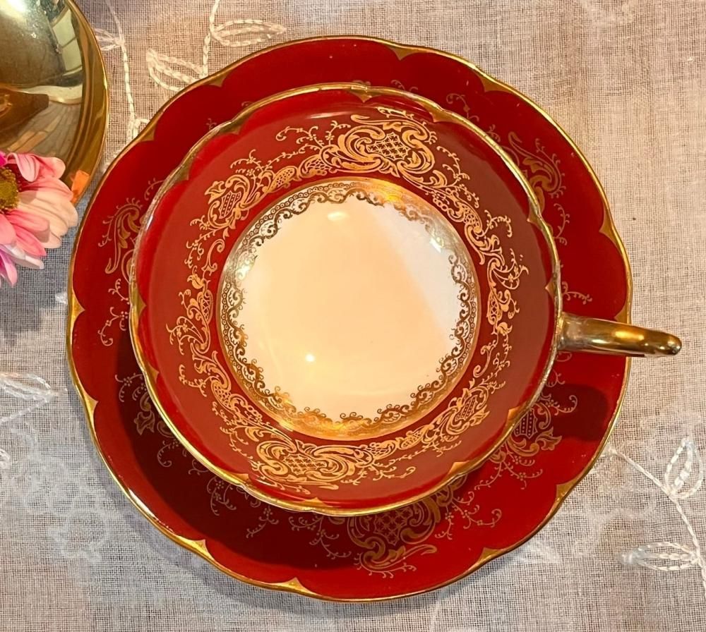 英国製Coalport豪華な深紅のティーカップ&ソーサー