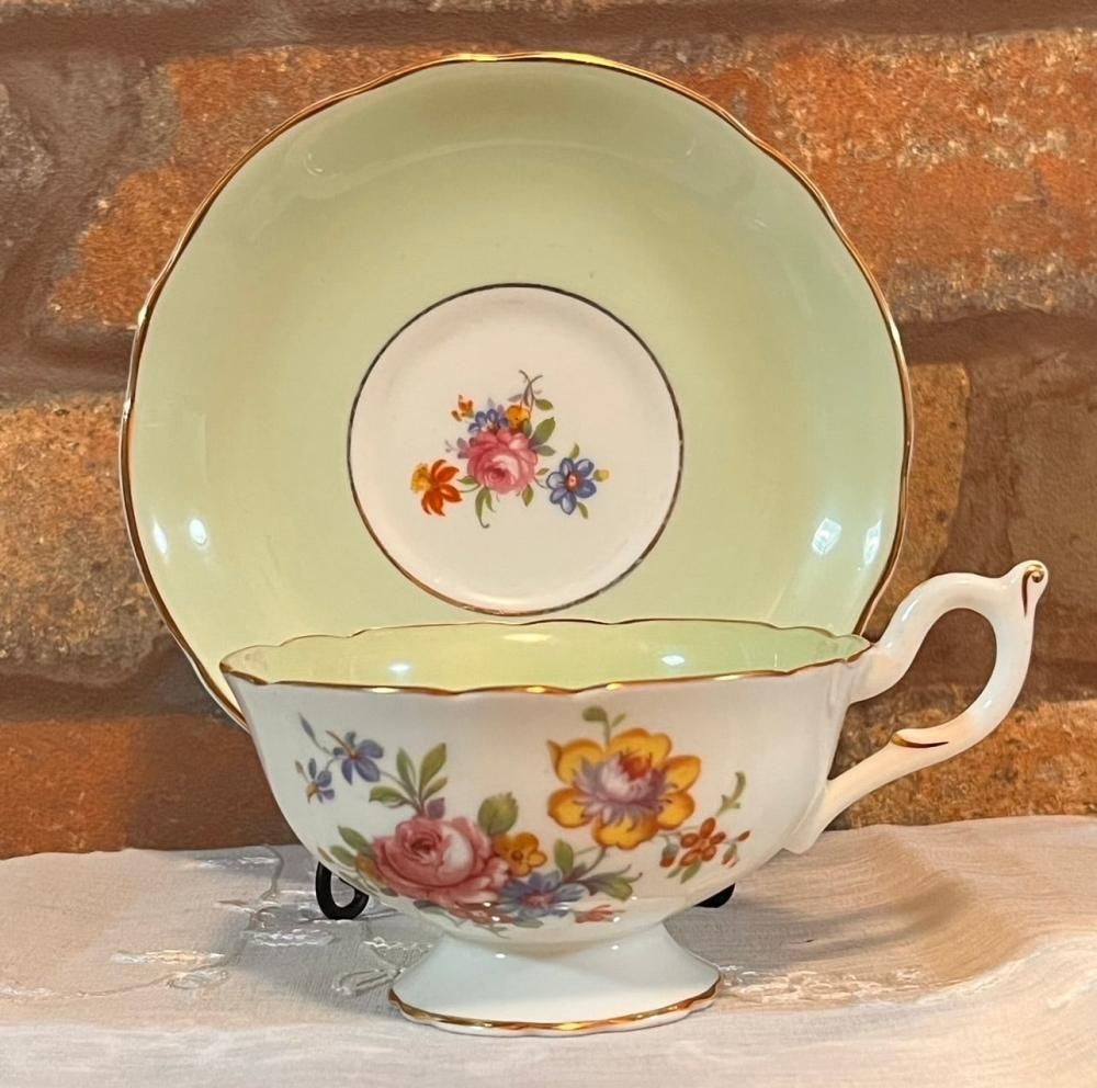 コールポート ライムグリーン 花柄のティーカップ&ソーサー コールポート ライムグリーン 花柄のティーカップ&ソーサー