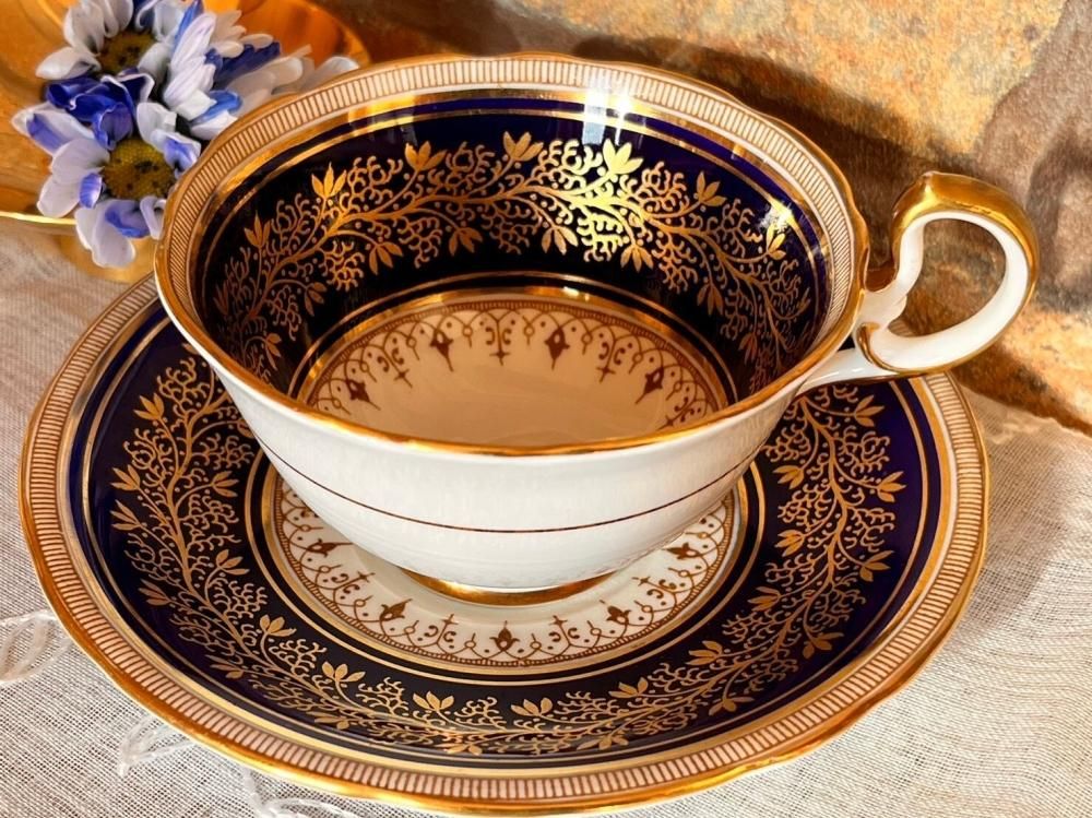 エインズレイ コバルトブルーと金彩が美しい カップ&ソーサー エインズレイ コバルトブルーと金彩が美しい カップ&ソーサー