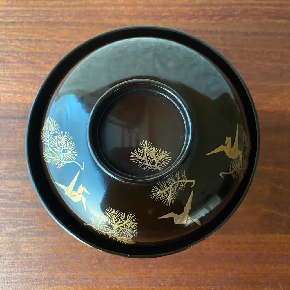 ころんと丸い折り鶴と松の蒔絵黒塗り椀 - ANTIQUE LEAVES ころんと丸い折り鶴と松の蒔絵黒塗り椀 - ANTIQUE LEAVES
