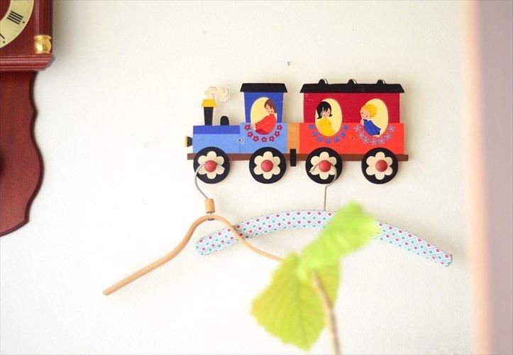 西ドイツ製 Mertens kunst かわいい汽車モチーフ キッズハンガー 西ドイツ製 Mertens kunst かわいい汽車モチーフ キッズハンガー